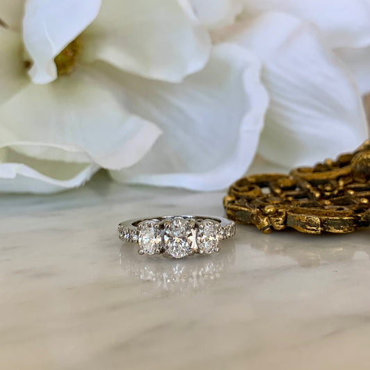 Anillo Eleos