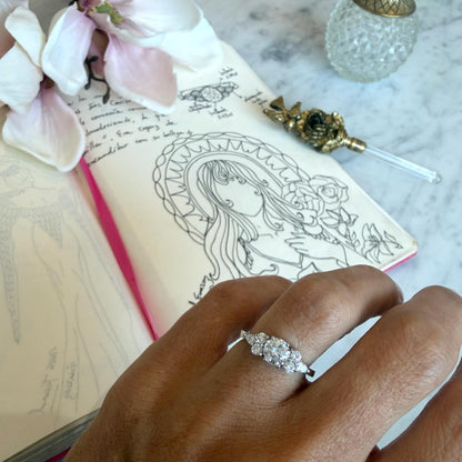 Anillo Aglaya